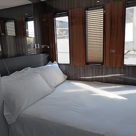 Neon Bigigio House Boat
