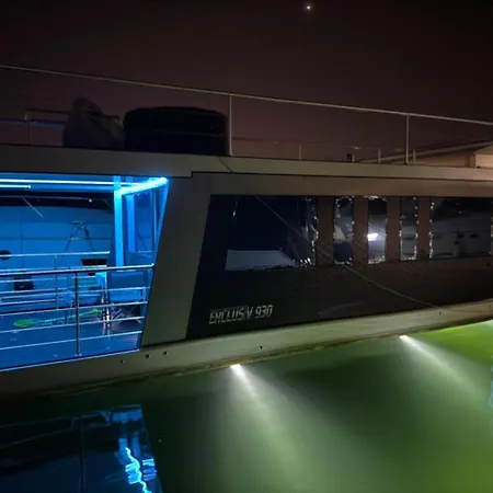 Neon Bigigio House Boat *